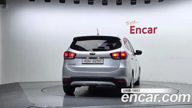 Kia Carens 2017 thumb 4