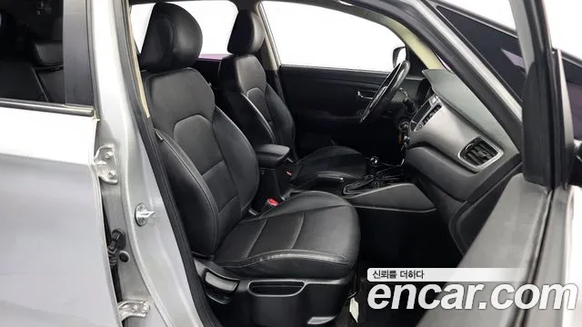 Kia Carens 2017 thumb 11