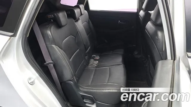 Kia Carens 2017 thumb 12