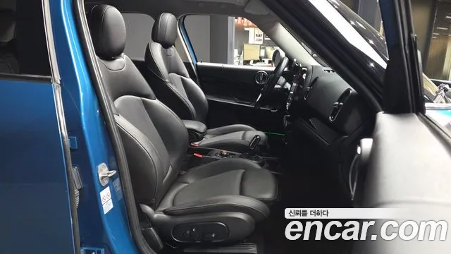 MINI Countryman 2021 thumb 10