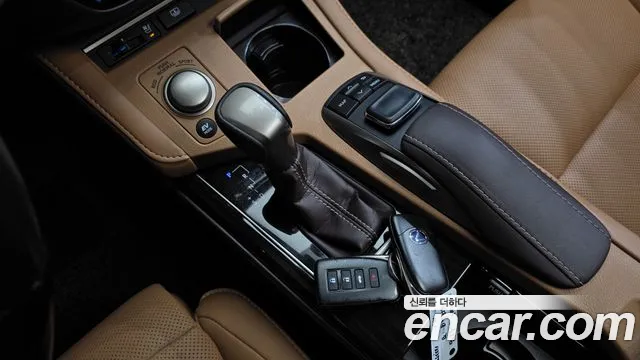 Lexus ES 2018 thumb 9