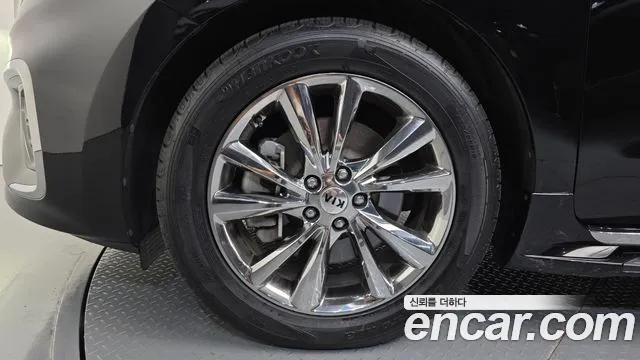Kia Carnival 2019 thumb 5
