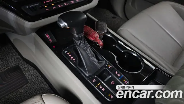 Kia Carnival 2019 thumb 9