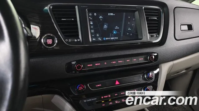 Kia Carnival 2019 thumb 12