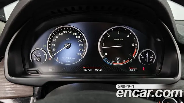 BMW X5 2015 thumb 8