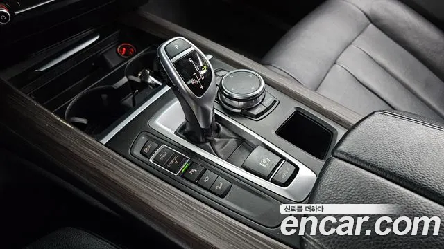 BMW X5 2015 thumb 9