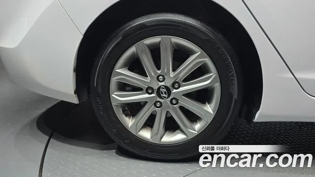 Hyundai Avante 2015 thumb 4