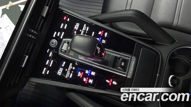 Porsche Cayenne 2020 thumb 9