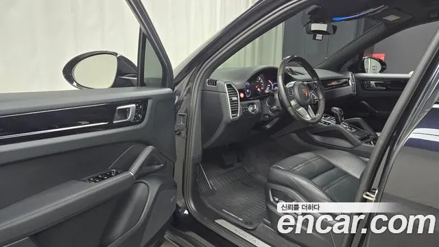 Porsche Cayenne 2020 thumb 10