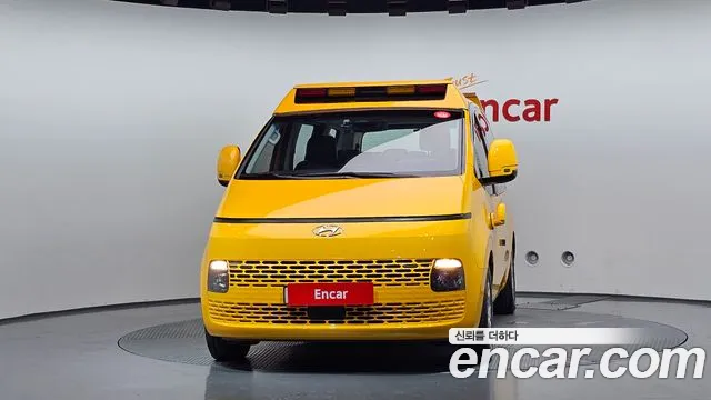 Hyundai Staria 2022 thumb 3