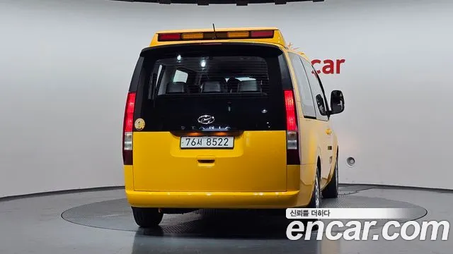 Hyundai Staria 2022 thumb 4