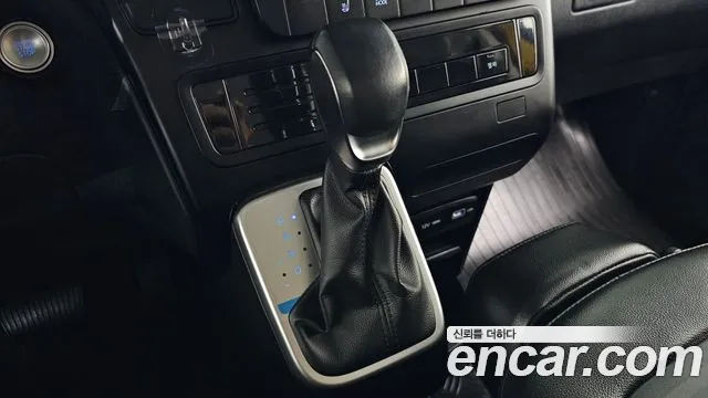 Hyundai Staria 2022 thumb 9