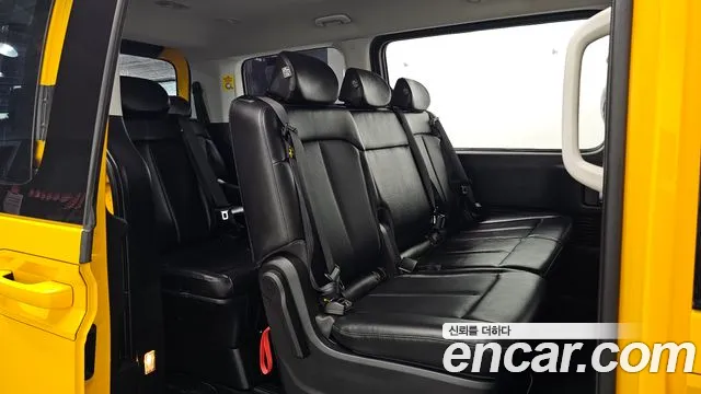 Hyundai Staria 2022 thumb 12