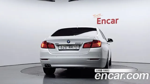 BMW 5-Series 2014 thumb 3