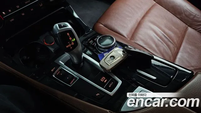 BMW 5-Series 2014 thumb 8