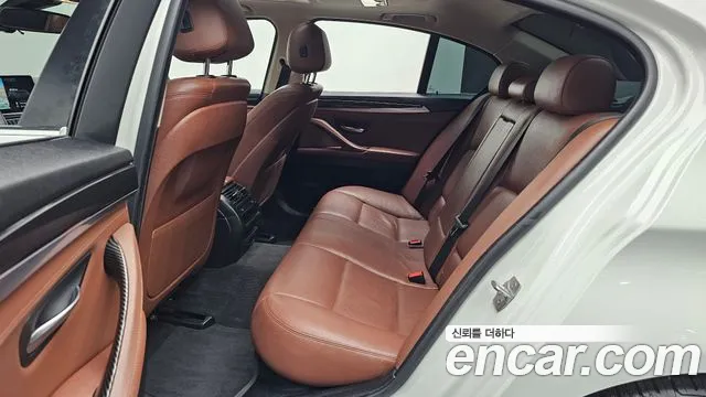 BMW 5-Series 2014 thumb 10