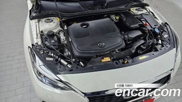 Infiniti Q30 2017 thumb 5