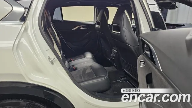 Infiniti Q30 2017 thumb 10
