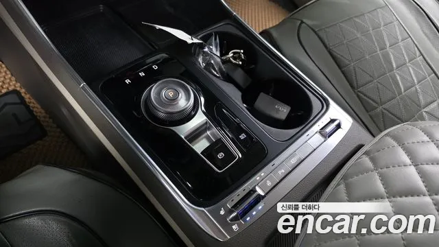Kia Carnival 2024 thumb 8