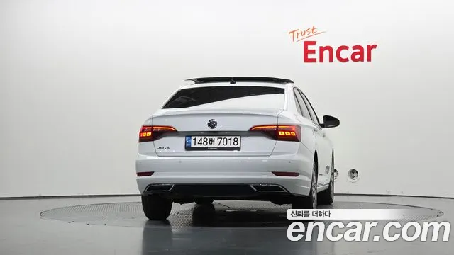 Volkswagen Jetta 2021 thumb 3