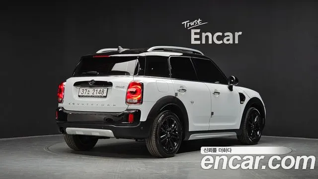 MINI Countryman 2019 thumb 2