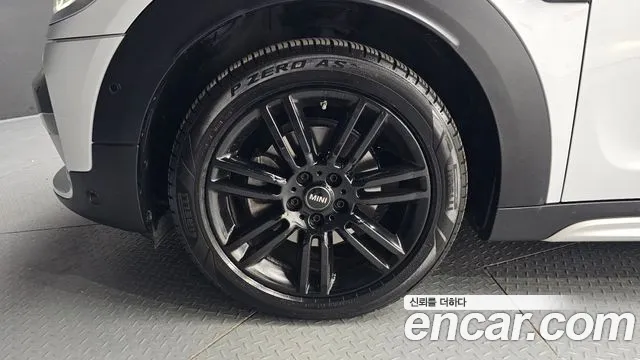 MINI Countryman 2019 thumb 5