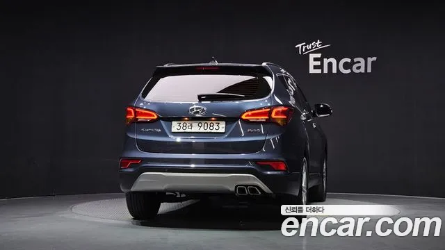 Hyundai Santa Fe 2017 thumb 4