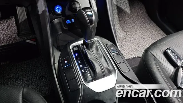 Hyundai Santa Fe 2017 thumb 9