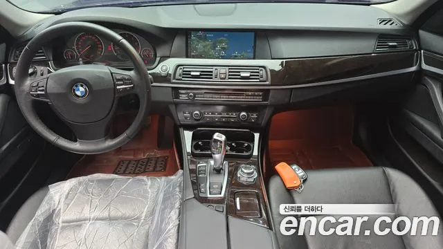 BMW 5-Series 2012 thumb 7