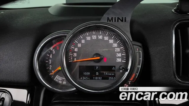 MINI Countryman 2018 thumb 8