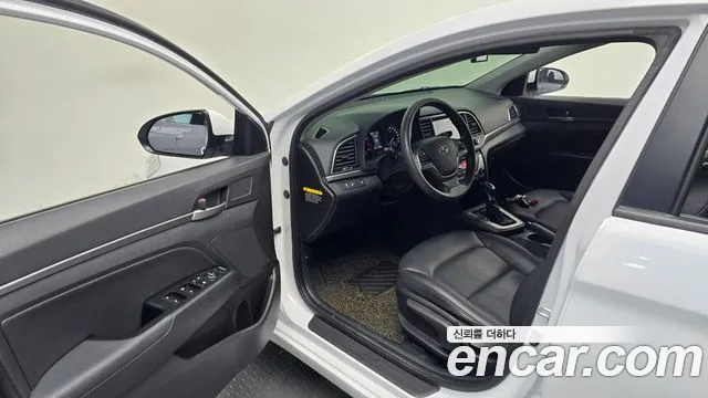 Hyundai Avante 2018 thumb 10