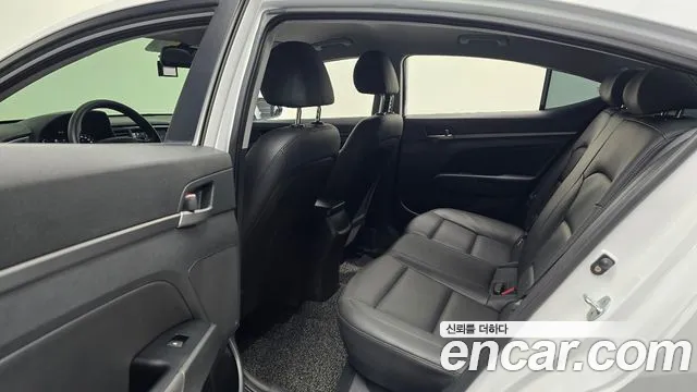 Hyundai Avante 2018 thumb 11