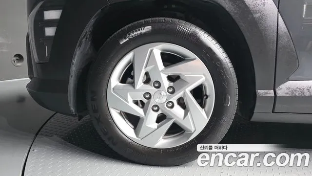 Hyundai Kona 2023 thumb 4