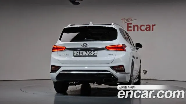 Hyundai Santa Fe 2018 thumb 3