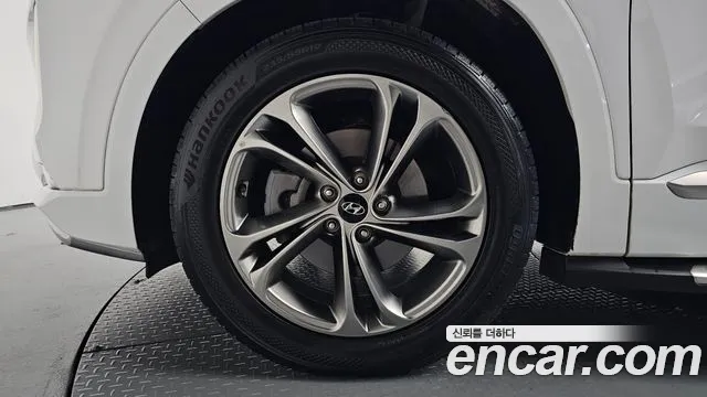 Hyundai Santa Fe 2018 thumb 4