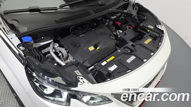 Peugeot 5008 2021 thumb 6