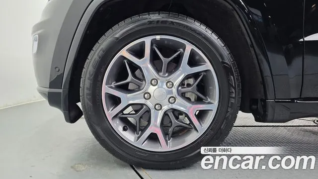 Jeep Cherokee 2019 thumb 4