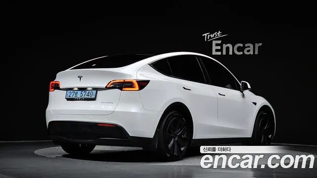 Tesla Model Y 2022 thumb 2