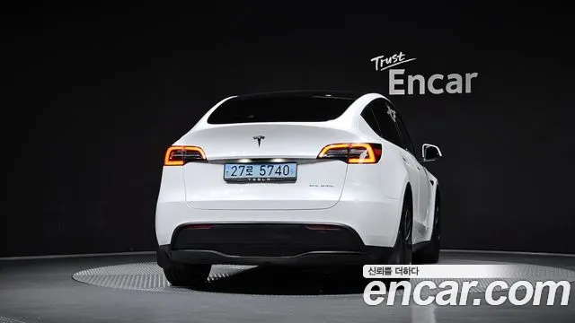 Tesla Model Y 2022 thumb 4