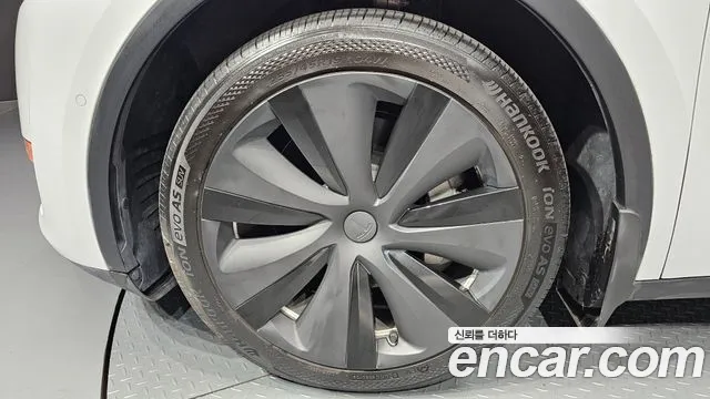 Tesla Model Y 2022 thumb 5