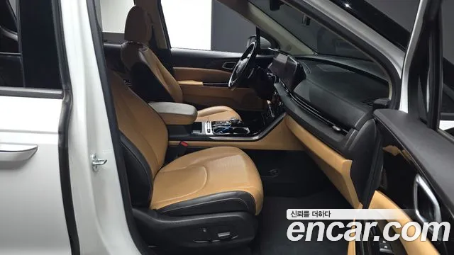 Kia Carnival 2021 thumb 11