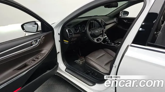 Hyundai Grandeur 2017 thumb 9