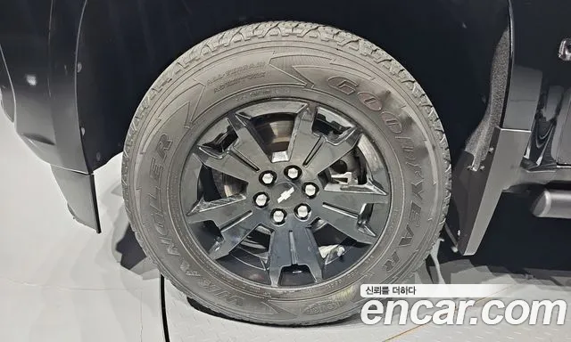 ChevroletGMDaewoo Colorado 2022 thumb 4