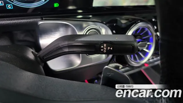 Mercedes-Benz EQB 2023 thumb 9