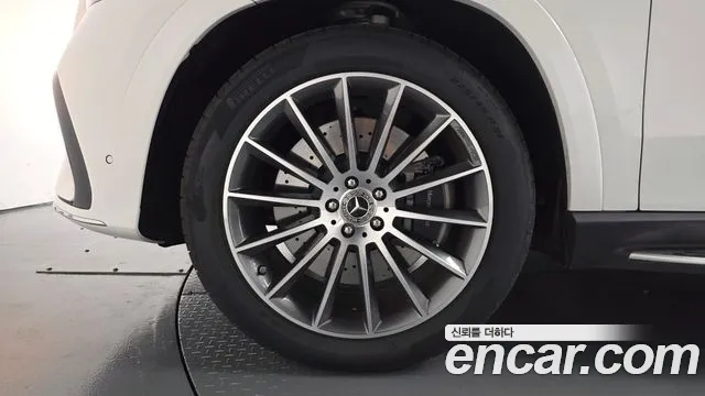 Mercedes-Benz GLE 2025 thumb 4