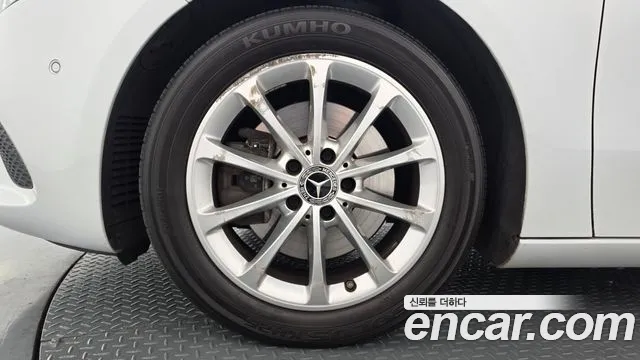 Mercedes-Benz A-Класс 2019 thumb 5