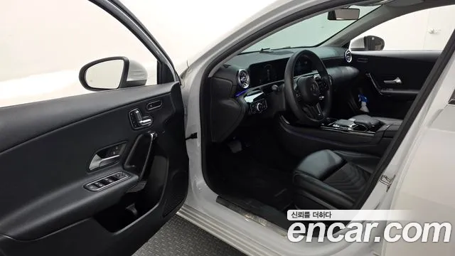 Mercedes-Benz A-Класс 2019 thumb 10