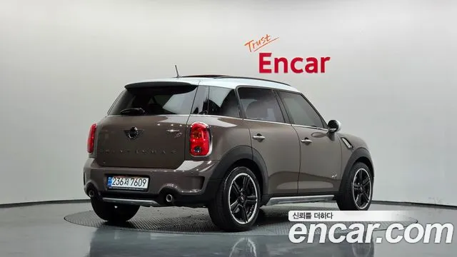 MINI Countryman 2014 thumb 2