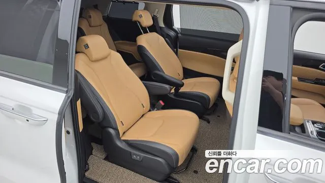 Kia Carnival 2022 thumb 11