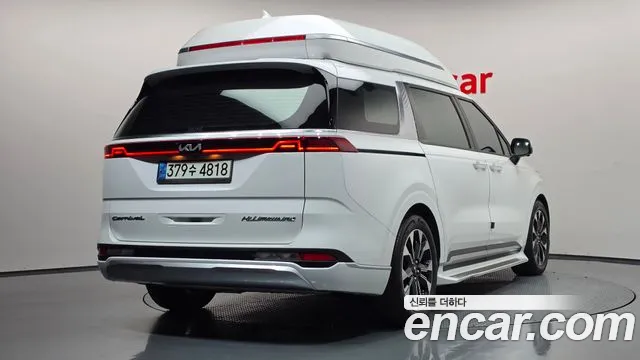 Kia Carnival 2021 thumb 2